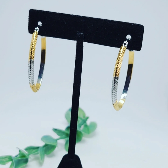 Gold and Silver tone Hoop earring - Picture 3 of 3
